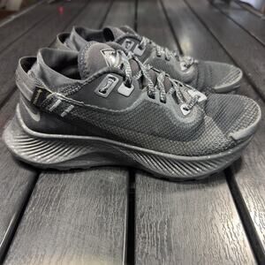 Nike Pegasus Trail 2 GTX Women’s 8 Men’s
6 Trail Running Shoes Black Gore-Tex